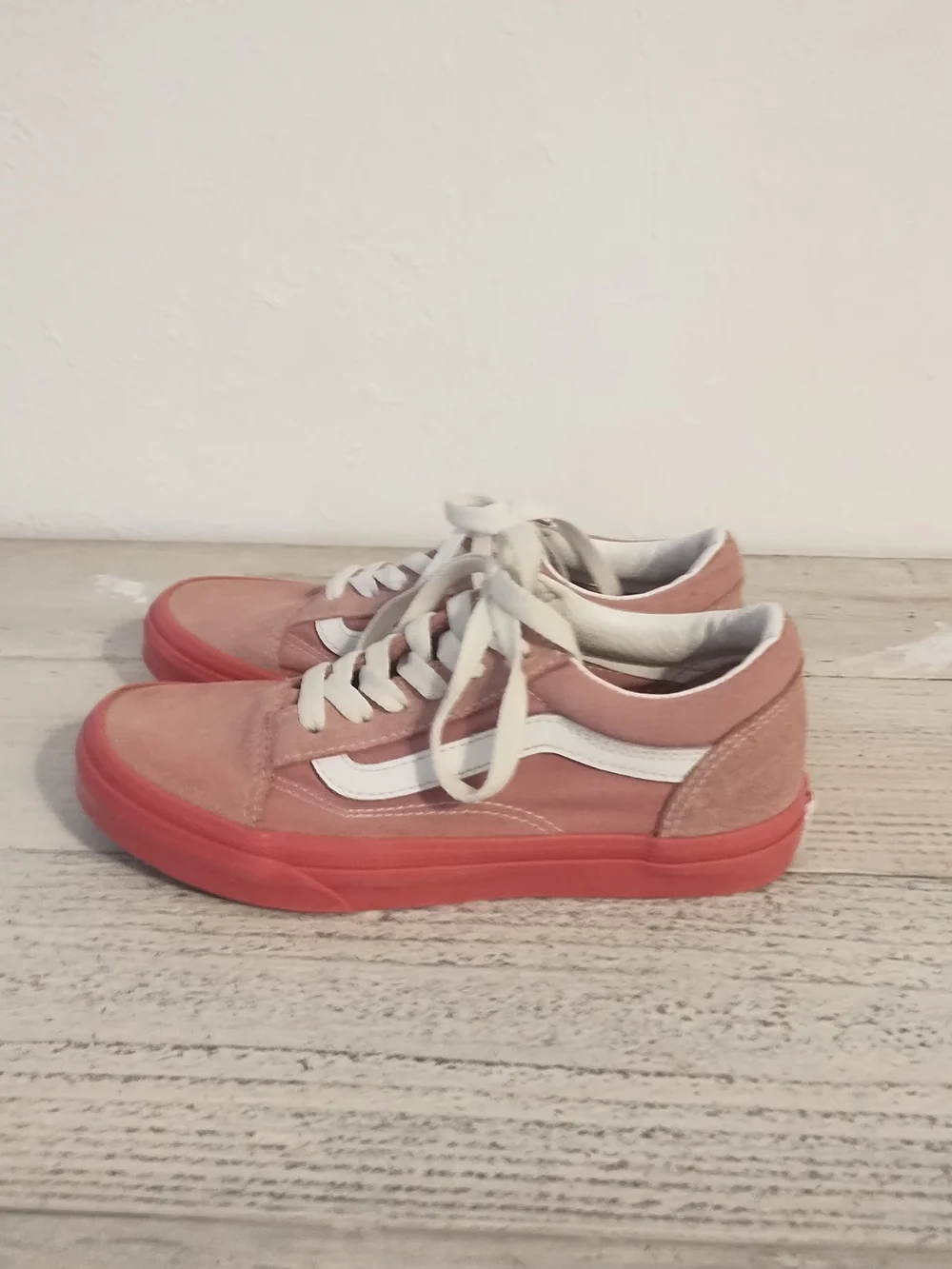 VANS Kids Old Skool Glossy Sidewall Trainers  Pink Size 3 usa/ 2.5 UK
